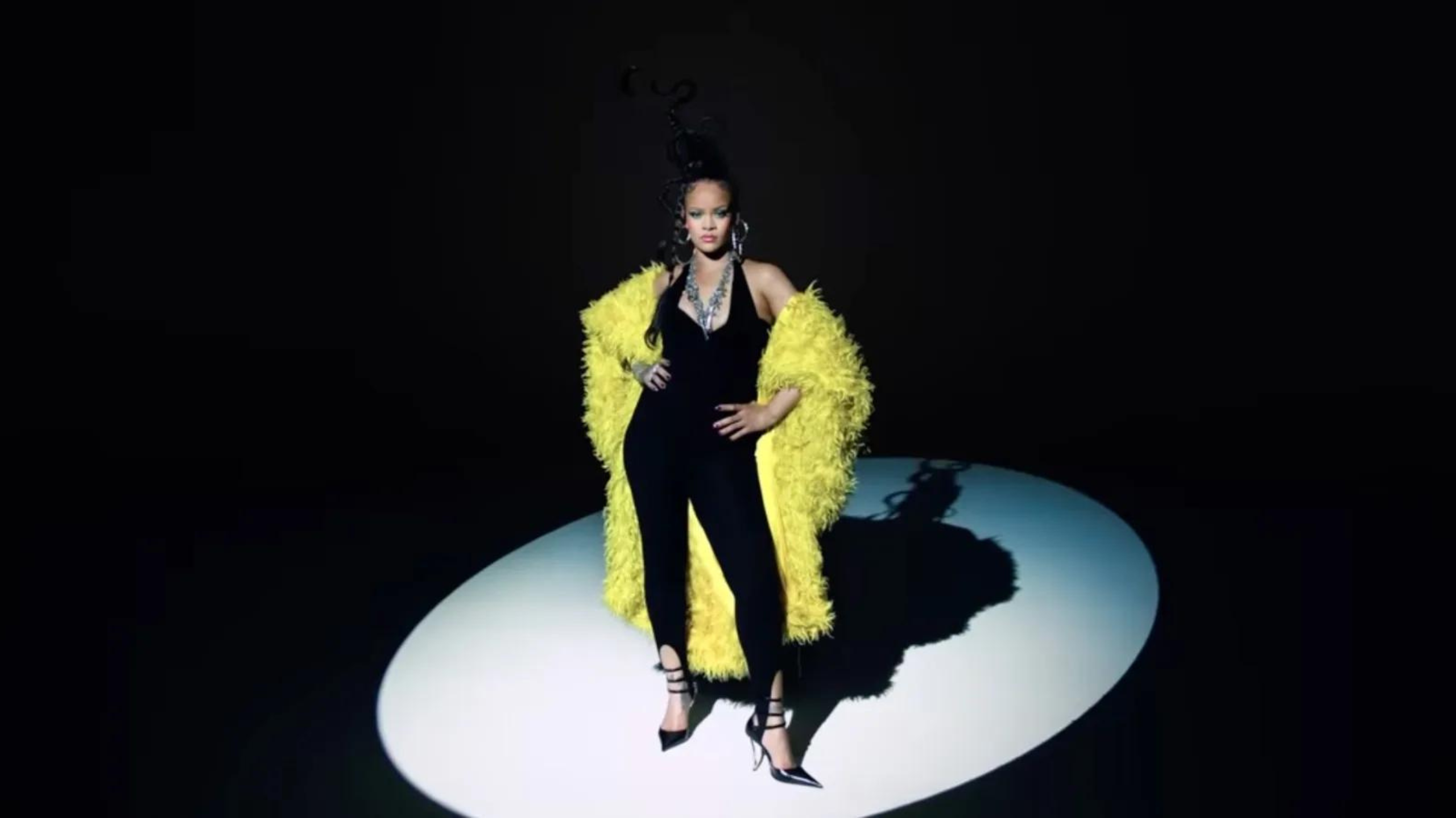 Rihanna pour la mi-temps du Super Bowl LVII - Apple Music