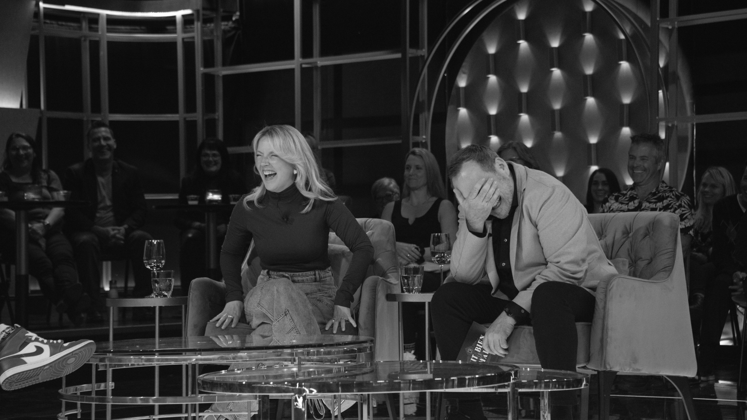 Ça finit bien la semaine: Les invités du 6 octobre 2023 - Les Zackardises Ça finit bien la semaine: Les invités du 6 octobre 2023