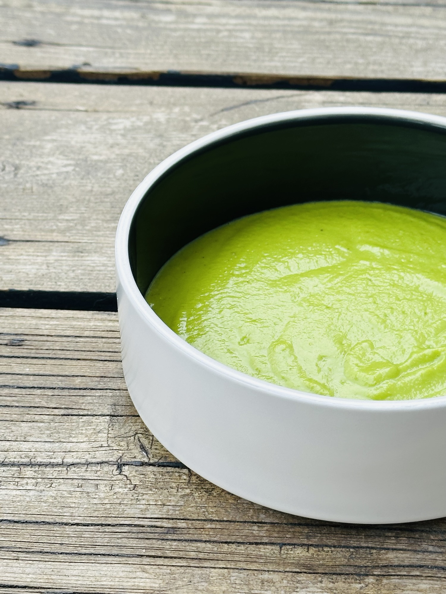 Crème de pois verts au gingembre